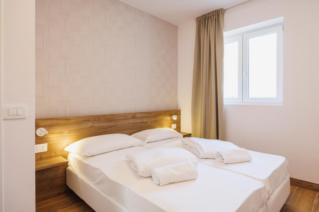 Lake Side Suites Riva del Garda Luaran gambar