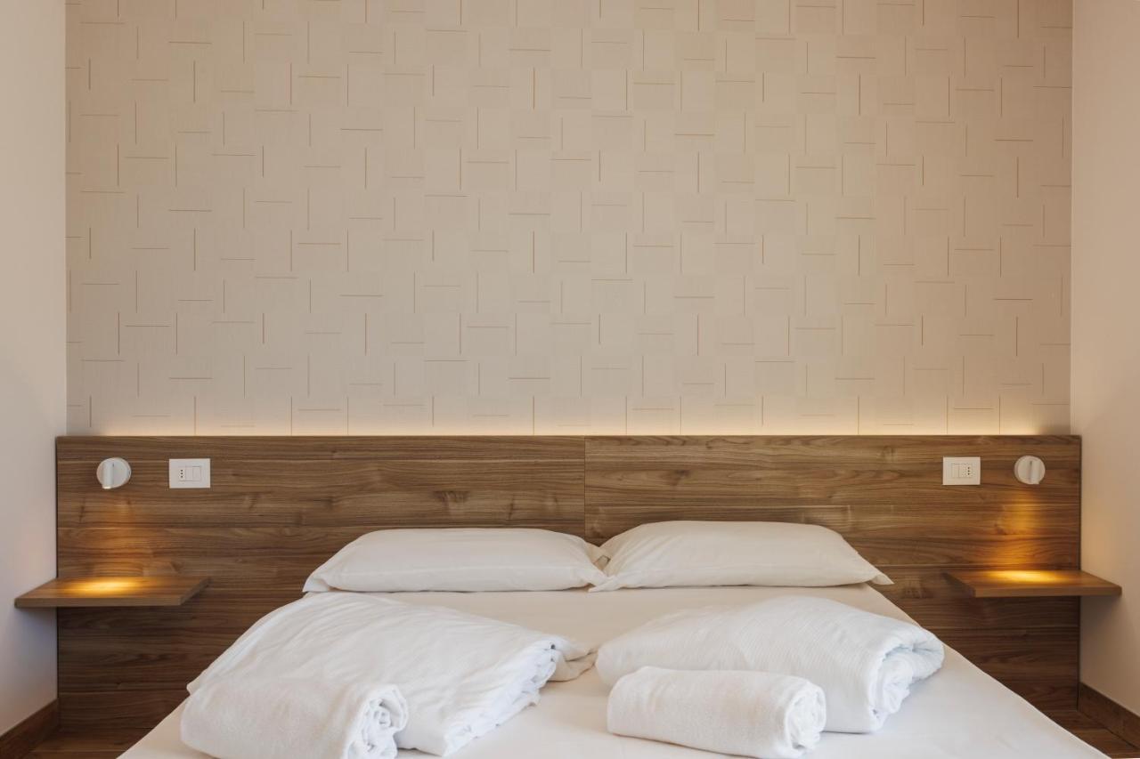 Lake Side Suites Riva del Garda Luaran gambar