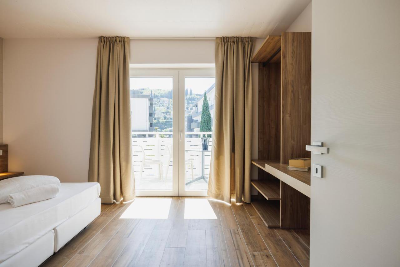 Lake Side Suites Riva del Garda Luaran gambar