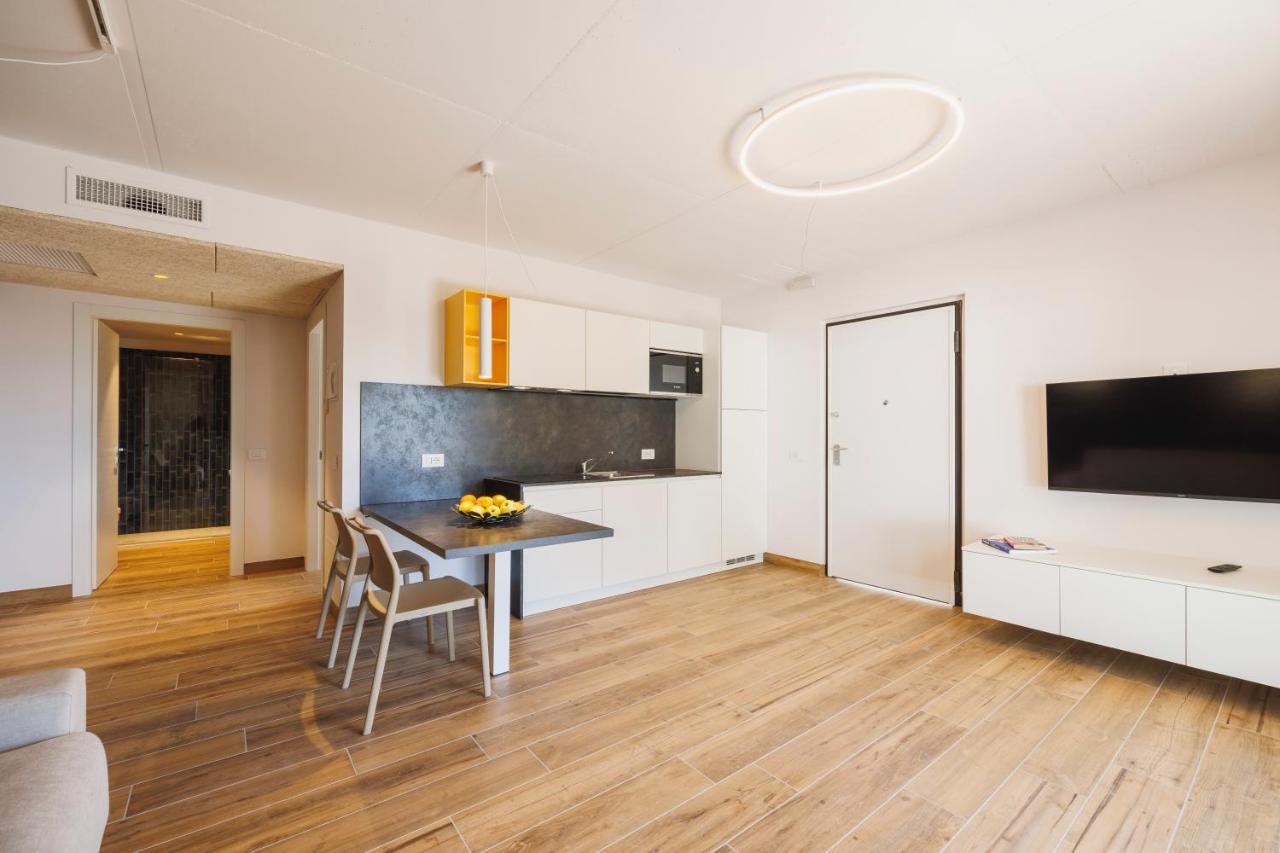 Lake Side Suites Riva del Garda Luaran gambar