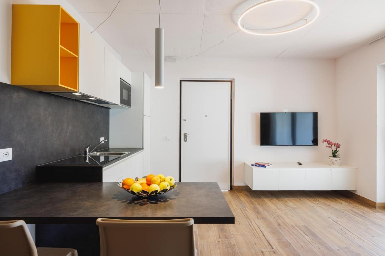 Lake Side Suites Riva del Garda Luaran gambar