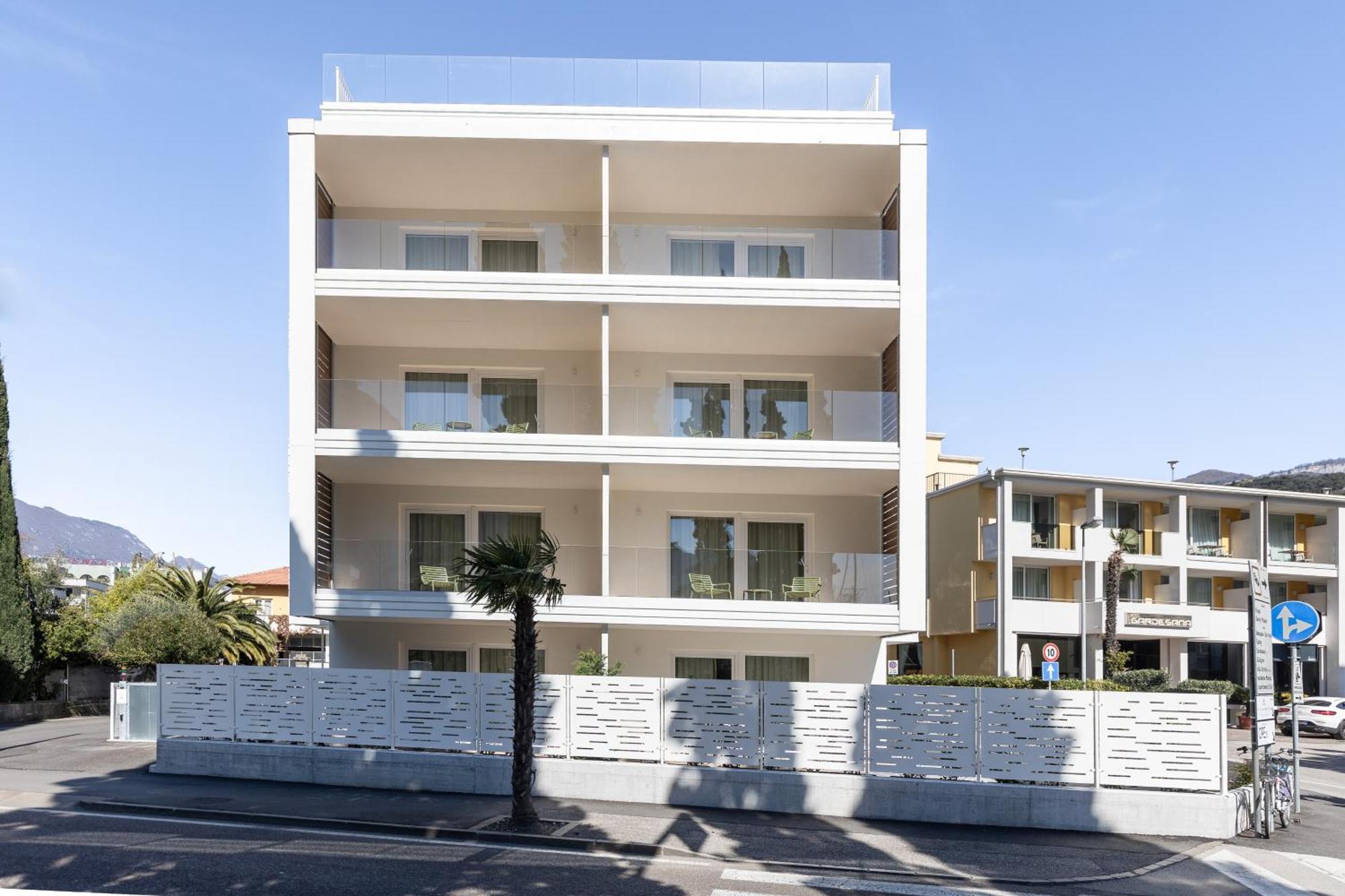 Lake Side Suites Riva del Garda Luaran gambar